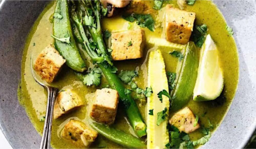 Vegan-Thai-Green-Curry-with-Tofu-and-Vegetables