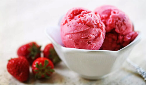 Strawberry frozen yogurt